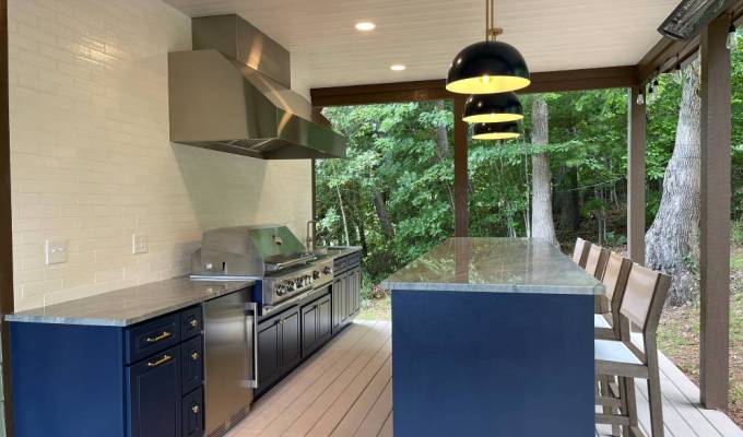 Outdoor Kitchen & Deck&nbsp;Transformation